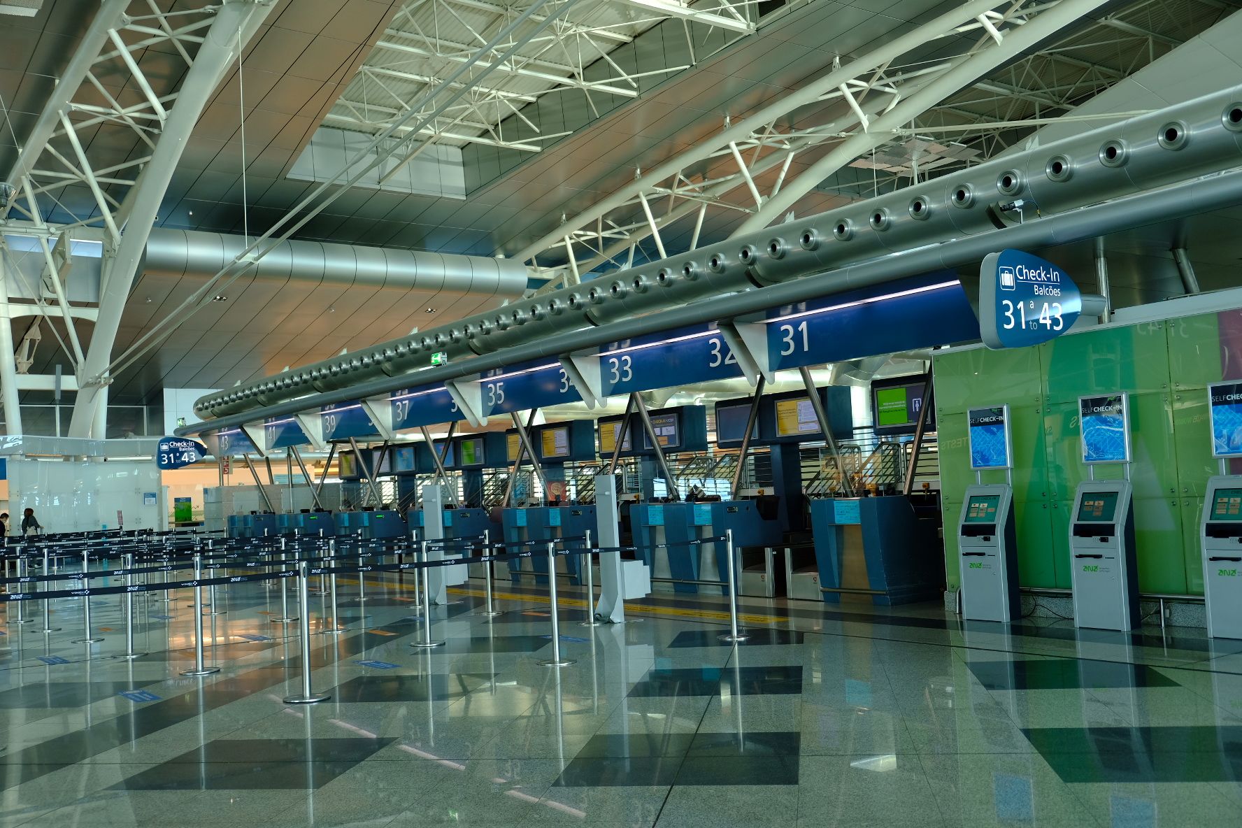 Aeroporto Francisco á Carneiro, Porto